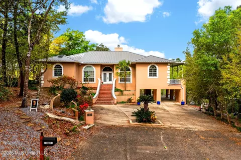 10418 Malahini Pl, Diamondhead, MS 39525