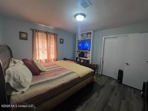 Bedroom - 100 Brookfield Dr, Natchez, MS 39120 photo 2 of 5