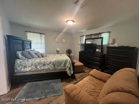 Bedroom - 100 Brookfield Dr, Natchez, MS 39120 photo 4 of 5