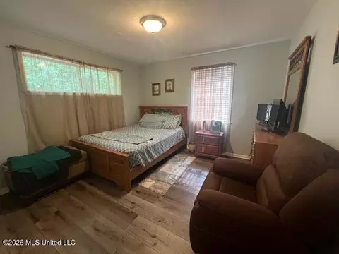 Bedroom - 100 Brookfield Dr, Natchez, MS 39120 photo 3 of 5
