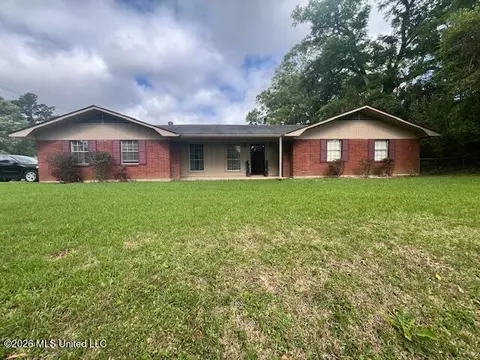 Exterior - 100 Brookfield Dr, Natchez, MS 39120 photo 2 of 2