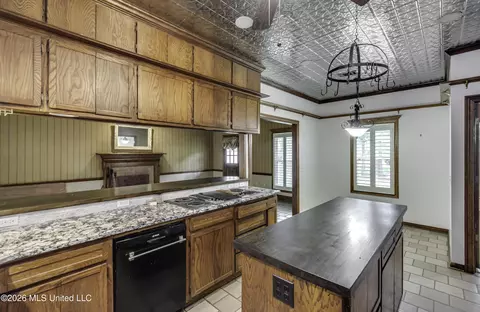 Kitchen - 210 Sandpiper Rd, Brandon, MS 39047 photo 3 of 3