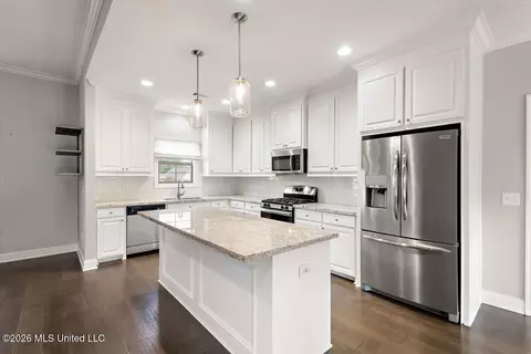 Kitchen - 169 Falls Xing, Madison, MS 39110 photo 1 of 2