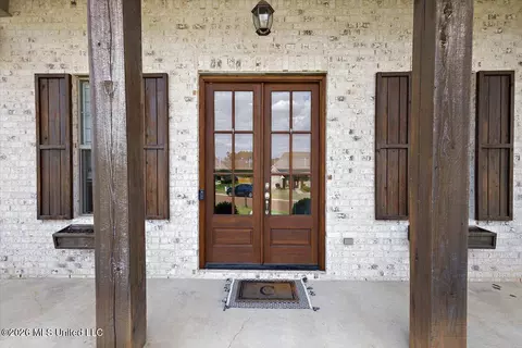 Entry Way - 169 Falls Xing, Madison, MS 39110 photo 1 of 5
