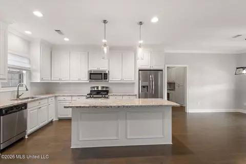 Kitchen - 169 Falls Xing, Madison, MS 39110 photo 2 of 2