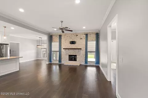 Living - 169 Falls Xing, Madison, MS 39110 photo 1 of 2