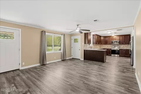 Living - 685 Big 4 Rd, Wiggins, MS 39577 photo 7 of 10