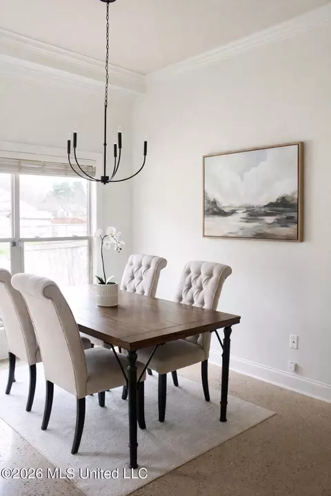 Dining - 148 W Pinebrook Dr, Brandon, MS 39047 photo 1 of 2