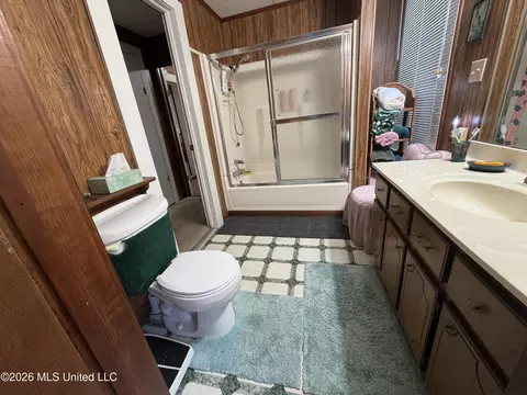 Bath - 1089 Wells St, Wesson, MS 39191 photo 1 of 5