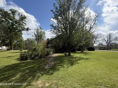 Exterior - 1089 Wells St, Wesson, MS 39191 photo 9 of 11