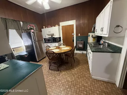 Kitchen - 1089 Wells St, Wesson, MS 39191 photo 1 of 4