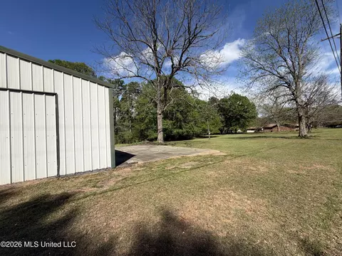 Exterior - 1089 Wells St, Wesson, MS 39191 photo 6 of 11