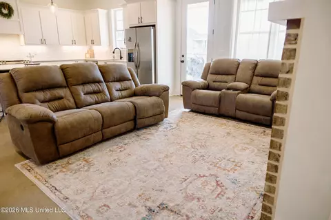Living - 209 Ashbury Cv, Canton, MS 39046 photo 1 of 2