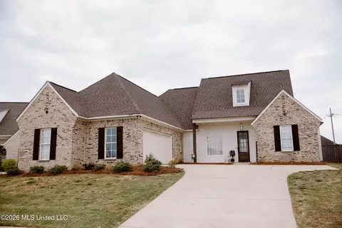 209 Ashbury Cv, Canton, MS 39046