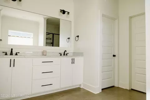 Entry Way - 209 Ashbury Cv, Canton, MS 39046 photo 3 of 4