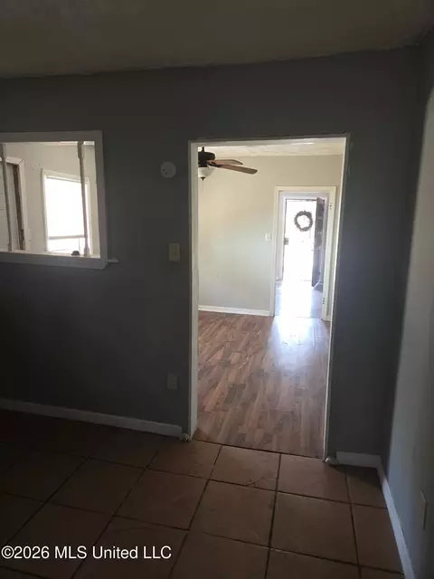 Entry Way - 870 Crawford St, Jackson, MS 39203 photo 1 of 3