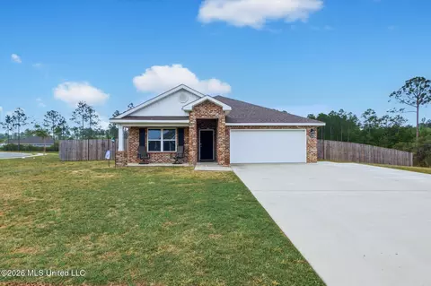 18433 Elkwood Dr, Gulfport, MS 39503