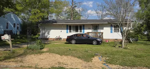 1752 Hampton St, Jackson, MS 39209