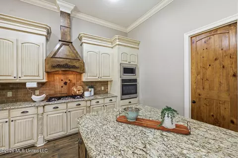 Kitchen - 306 Kitty Hawk Cir, Brandon, MS 39047 photo 7 of 7
