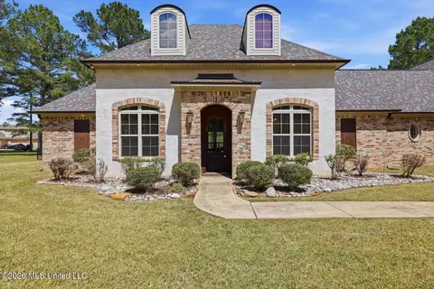 Exterior - 306 Kitty Hawk Cir, Brandon, MS 39047 photo 5 of 13