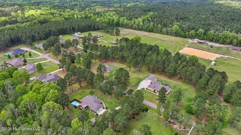 View/Area - 306 Kitty Hawk Cir, Brandon, MS 39047 photo 6 of 16