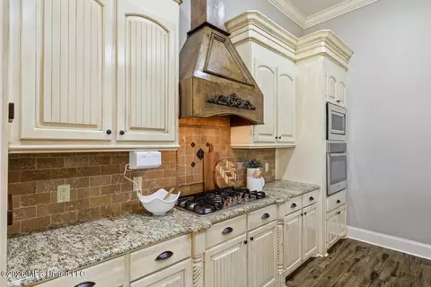 Kitchen - 306 Kitty Hawk Cir, Brandon, MS 39047 photo 6 of 7