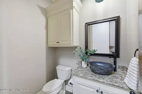 Bath - 306 Kitty Hawk Cir, Brandon, MS 39047 photo 1 of 4