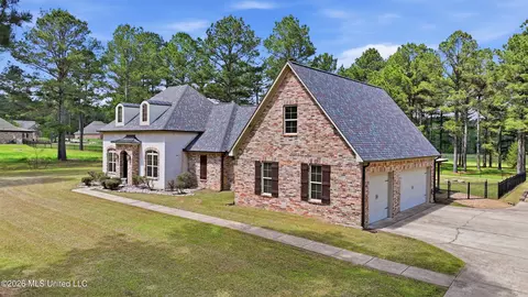 Exterior - 306 Kitty Hawk Cir, Brandon, MS 39047 photo 9 of 13