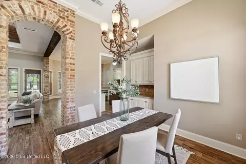 Dining - 306 Kitty Hawk Cir, Brandon, MS 39047 photo 2 of 2