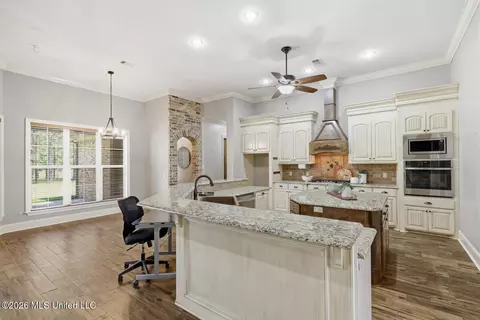 Kitchen - 306 Kitty Hawk Cir, Brandon, MS 39047 photo 2 of 7