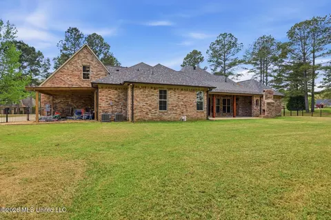 Exterior - 306 Kitty Hawk Cir, Brandon, MS 39047 photo 7 of 13