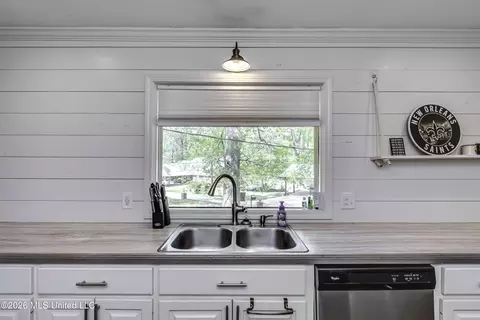 Kitchen - 105 Point Clear, Florence, MS 39073 photo 5 of 9