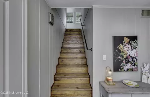 Entry Way - 105 Point Clear, Florence, MS 39073 photo 4 of 5