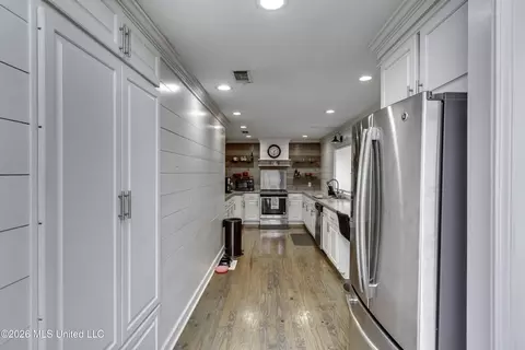 Entry Way - 105 Point Clear, Florence, MS 39073 photo 5 of 5