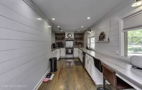 Kitchen - 105 Point Clear, Florence, MS 39073 photo 7 of 9