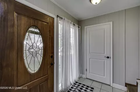 Entry Way - 105 Point Clear, Florence, MS 39073 photo 1 of 5