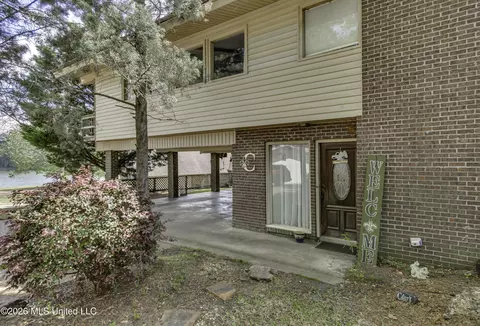 105 Point Clear, Florence, MS 39073