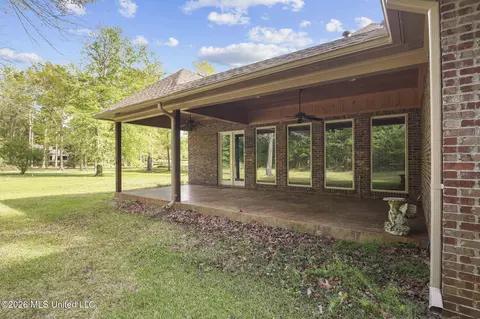 Exterior - 476 Wimbledon Dr, Brandon, MS 39047 photo 5 of 12