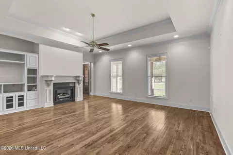 Living - 476 Wimbledon Dr, Brandon, MS 39047 photo 1 of 9