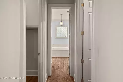 Entry Way - 476 Wimbledon Dr, Brandon, MS 39047 photo 3 of 5