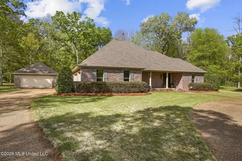 Exterior - 476 Wimbledon Dr, Brandon, MS 39047 photo 8 of 12