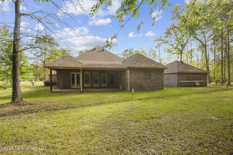 Exterior - 476 Wimbledon Dr, Brandon, MS 39047 photo 11 of 12