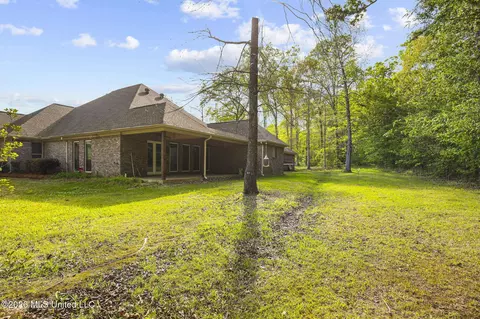 Exterior - 476 Wimbledon Dr, Brandon, MS 39047 photo 10 of 12