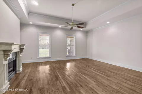 Living - 476 Wimbledon Dr, Brandon, MS 39047 photo 3 of 9