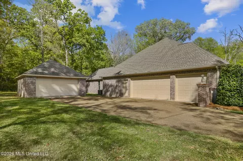 Exterior - 476 Wimbledon Dr, Brandon, MS 39047 photo 2 of 12