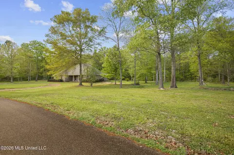 Exterior - 476 Wimbledon Dr, Brandon, MS 39047 photo 9 of 12