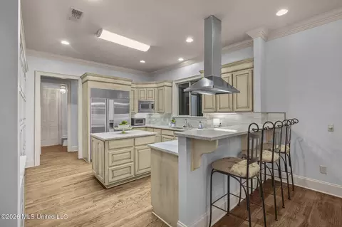 Kitchen - 476 Wimbledon Dr, Brandon, MS 39047 photo 2 of 7