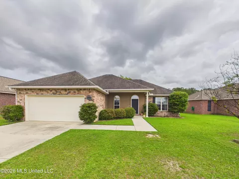 2501 Rhonda Ave, Ocean Springs, MS 39564