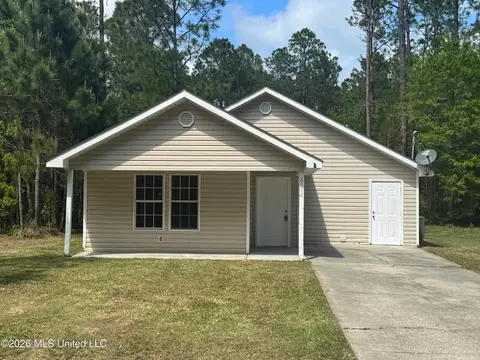 6072 E Jones St, Bay Saint Louis, MS 39520