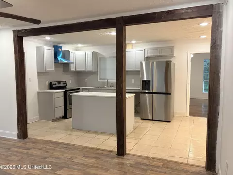 Kitchen - 2814 Charleston Dr, Jackson, MS 39212 photo 1 of 2